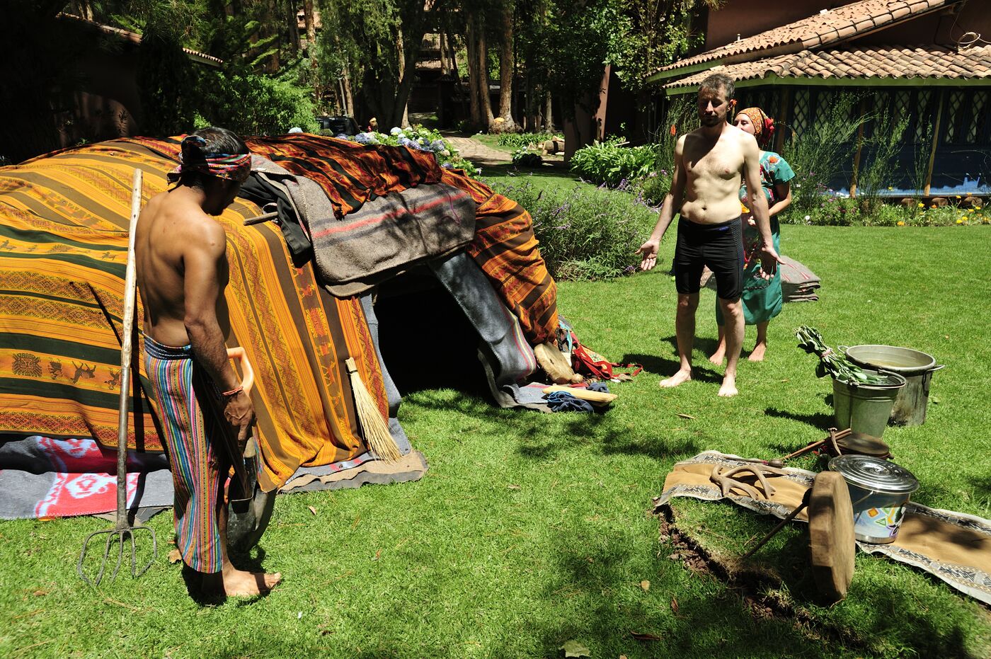 Participants prepare the temazcal sweat lodge in the garden